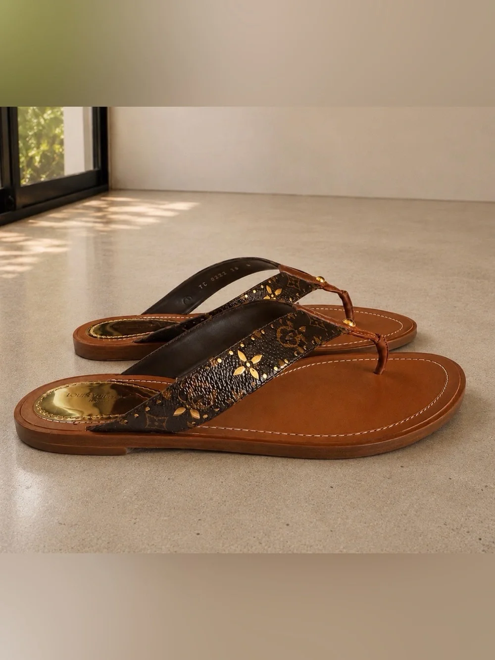 Louis Vuitton Monogram Thong Sandals Brown Leather Flip Flops Size 38 Italy